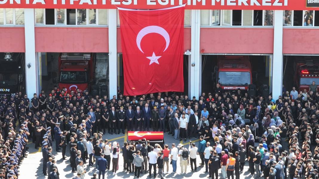 Konya'da şehit itfaiye eri  Mehmet Tekeli'ye uğurlama töreni: Duygular sel oldu 2